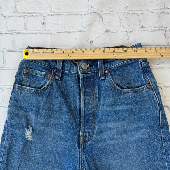 Levis Woman’s Classic Blue Premium Jeans Ribcage Straight Ankle Jeans size 25 - Picture 4 of 11